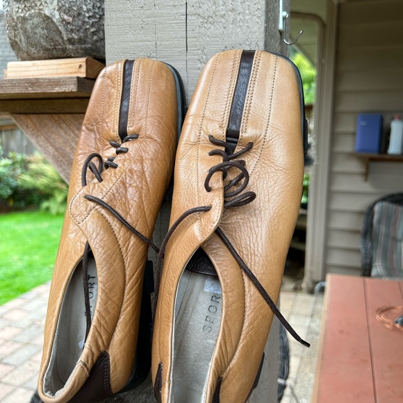 Donald J. Pliner Tan and Brown Leather Oxfords - Picture 1 of 7